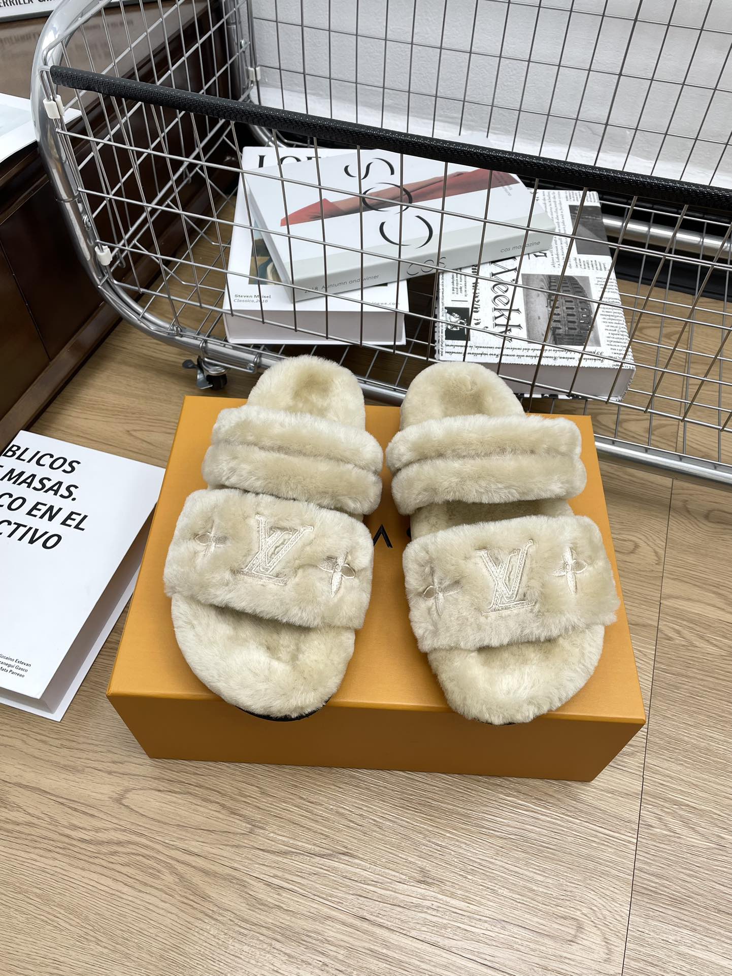 LV Sunset Flat Comfort Mule 1ADC61